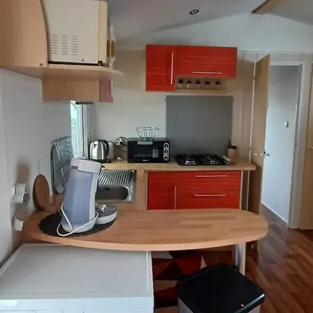 Parque de Campismo Sejour Normandie, Mobilhome 5p Tv Belle Terrasse Couverte Wifi Climatisation Au Calme Proche Riviere