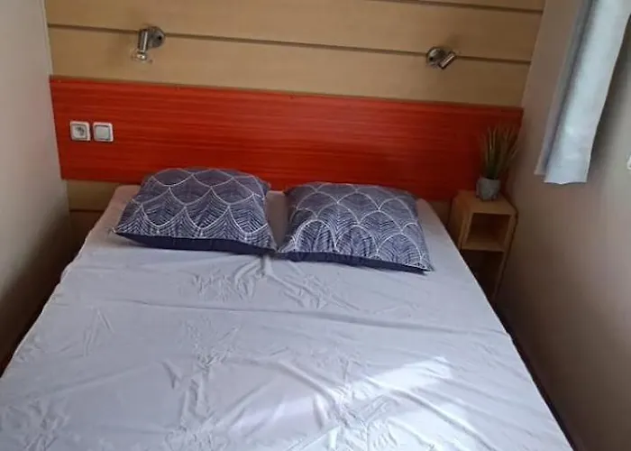 Sejour Normandie, Mobilhome 5p Tv Belle Terrasse Couverte Wifi Climatisation Au Calme Proche Riviere