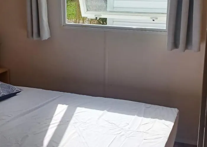 Sejour Normandie, Mobilhome 5p Tv Belle Terrasse Couverte Wifi Climatisation Au Calme Proche Riviere Camping